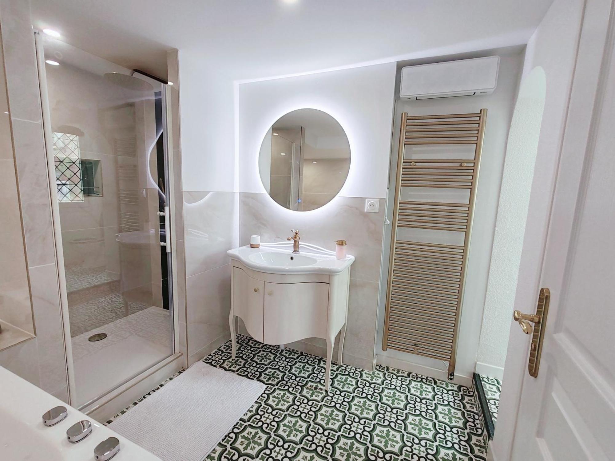 Appartamento Bulle D'antan En Coeur De - Monument Classe Historique - Grand Jaccuzi *